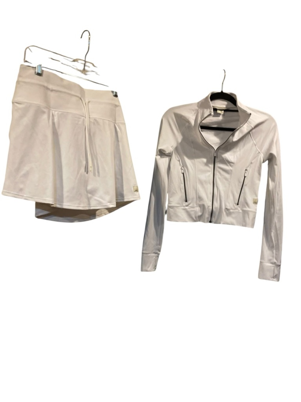 NWT Vuori all the form jkt & daily skirt set WHITE Size M